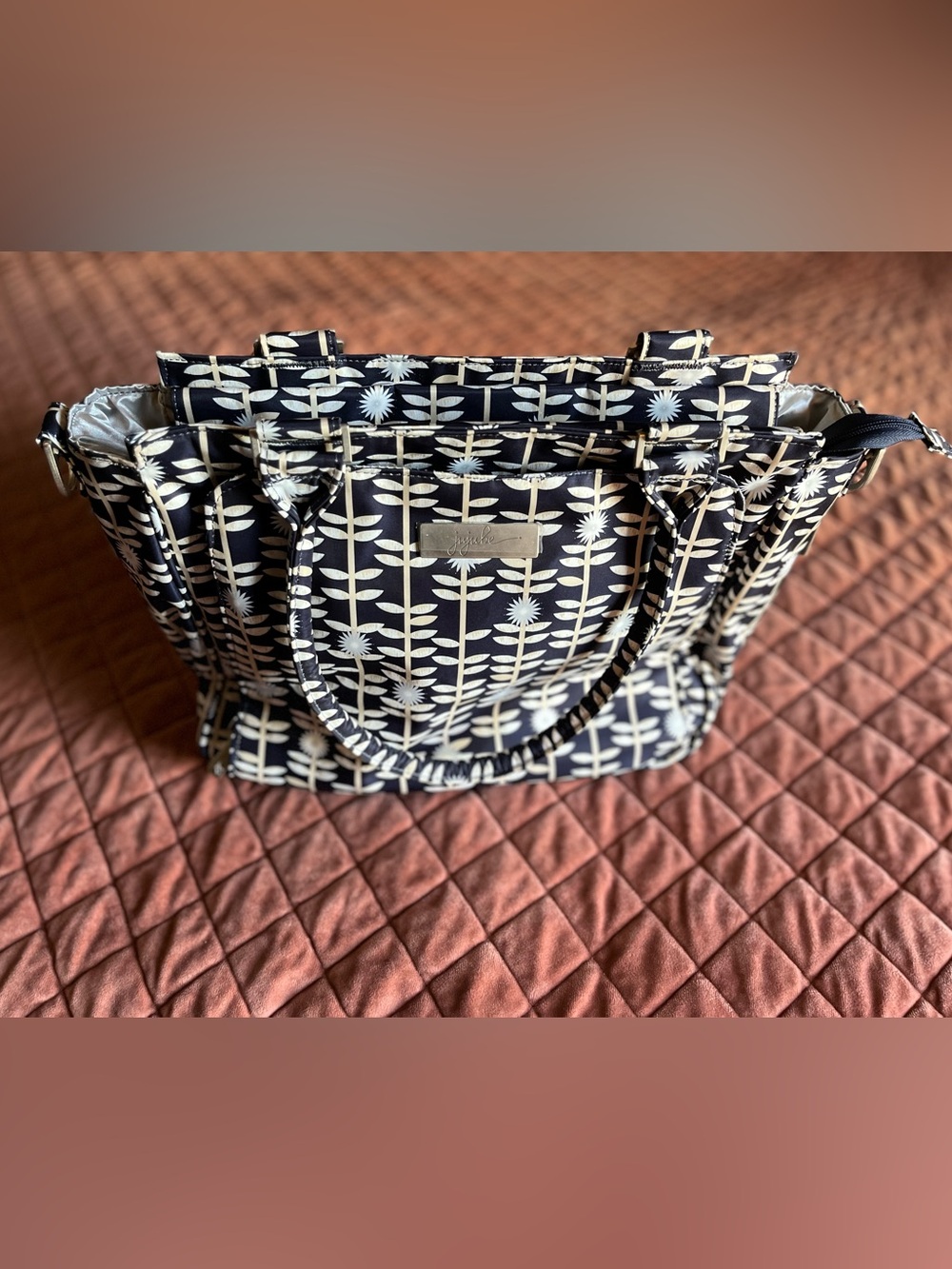 JuJuBe Be Classy diaper bag in the "Dandy Lines" print NEW without tags